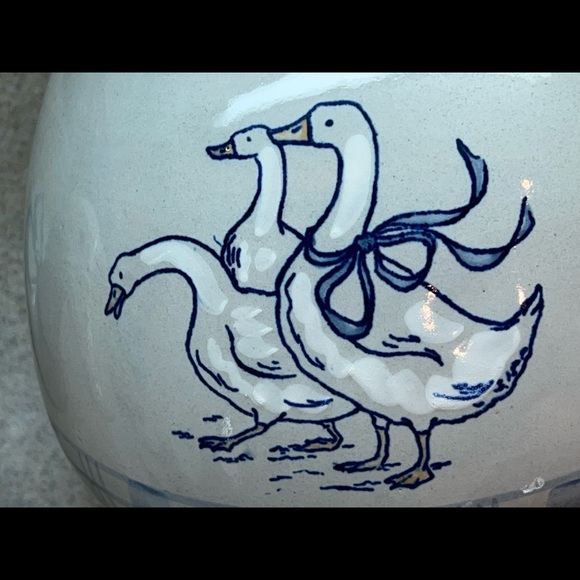 Gaggle of Geese LRG Pot Belly Canister and DUCK HEAD lid by LOUISVILLE stoneware - Picture 7 of 16